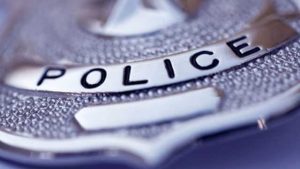 Wilmington Officers Rescue People From Pond