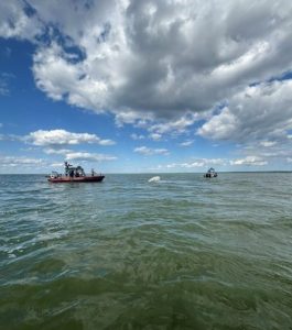 81 Year Old Rescued After Sailboat Capsizes In Brown County S Bay Of Green Bay