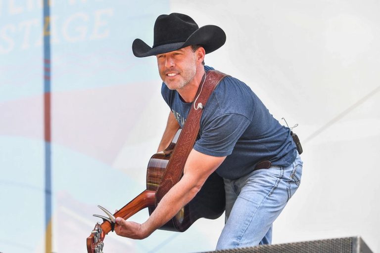 Aaron Watson To Headline Boots Badges Ball