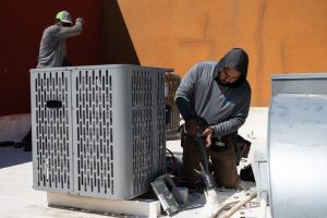 Air Conditioning Saves Thousands Of Lives But Increases Climate Risks