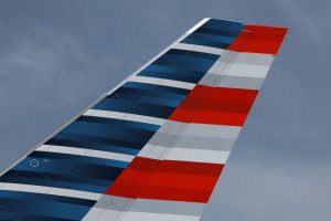 American Airlines Boeing 737 800 Loses Two Tires While Taxiing At Chicago O Hare