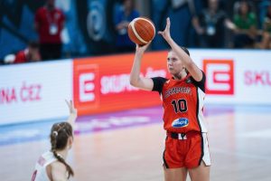 Arizona Wildcats Add 6 Foot 2 Canadian Forward Ashley Vande Ven To 2027 Women S