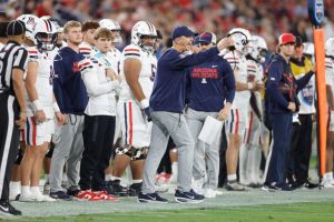 Arizona Wildcats Open As 33 5 Point Favorite Over Nau In Season Opener