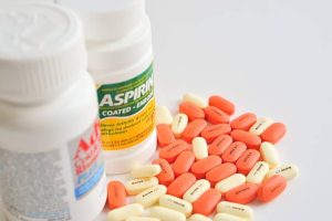 Aspirin Vs Ibuprofen How To Choose The Right Over The Counter Pain Reliever