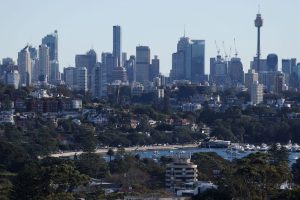 Australia Home Prices Fall