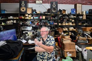 Belmont Cragin S Electronic Engineers One Of Chicago S Last Vintage Repair Shops