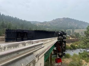 Big Rig Crashes On I 80 Near Floriston Closing Eastbound Traffic For Hours