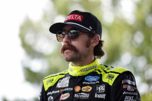 Blaney Wins Pole At Iowa Speedway
