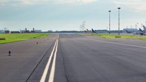 Blue Grass Airport Worker Struck By Aircraft Wing Minor Injuries Reported