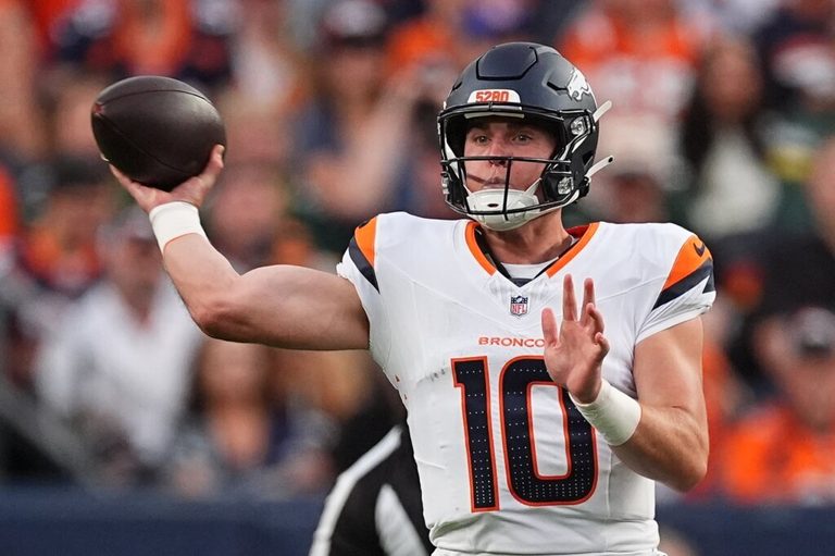 Broncos Quarterback Bo Nix Returns From Broken Ankle In 33 13 Loss To Packers