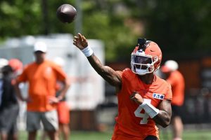 Browns To Start Qb Deshaun Watson In Preseason Opener