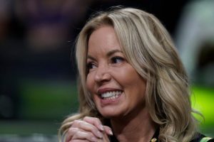 Buss Siblings Press To Sell Remaining Lakers Stake Despite Sister S Legal Challe