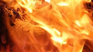 Car Fire Ignites Wildfire Prompting Evacuations Along Garrett Lake Road In Shawn