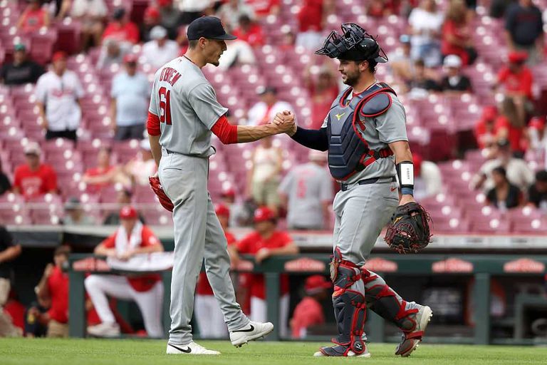 Cardinals Edge Reds 2 1 In Game 1 Of Doubleheader Behind Burleson S Two Run Doub