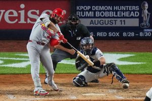 Cardinals Outslug Yankees 13 7