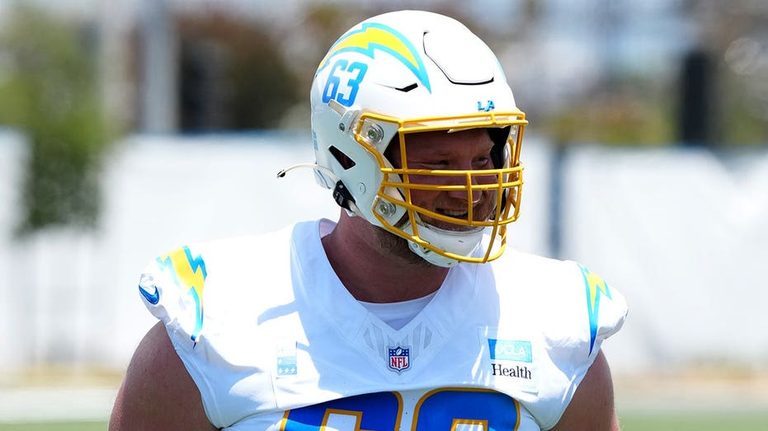 Chargers Place Starting Center Tyler Biadasz On Season Ending Ir After Acl Tear