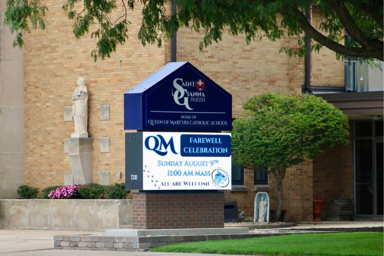 Chicago S Queen Of Martyrs School Holds Farewell
