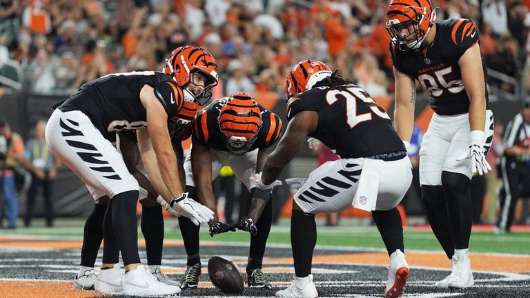 Cincinnati Bengals Backups Secure 27 9 Preseason Victory Over Chicago Bears