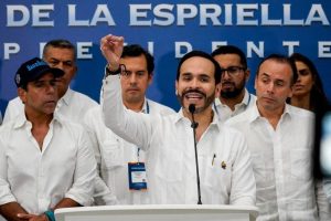 Colombia Swears In New President