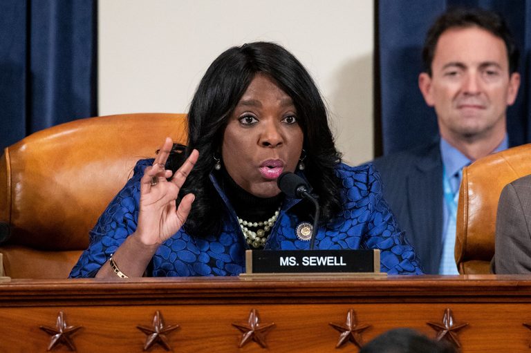 Congresswoman Sewell Hosts Job Fair