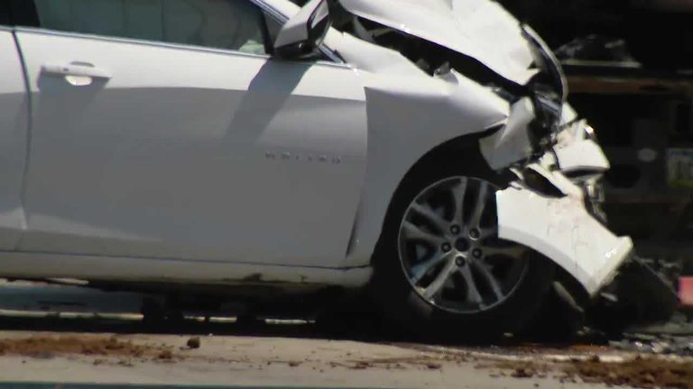 Des Moines Police And Fire Respond To Injury Crash At 63Rd And Grand