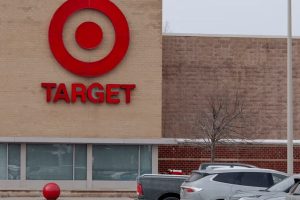 Detroit Seeks To Attract National Retailers