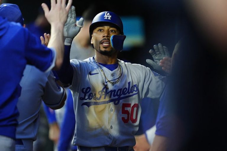 Dodgers Rally In 10Th To Beat Rockies 6 4 In Denver