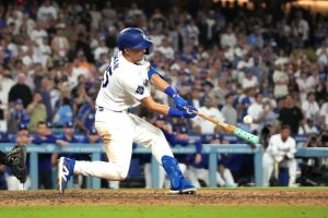 Dodgers Win 5 4 In 10 Innings On Tommy Edman S Walk Off Single