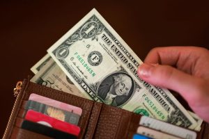 Dollar Stalls As Investors Weigh New Iran Sanctions And Treasury Bond Buybacks