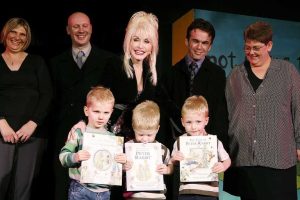 Dolly Parton S Philanthropy Books Jobs And Disaster Relief
