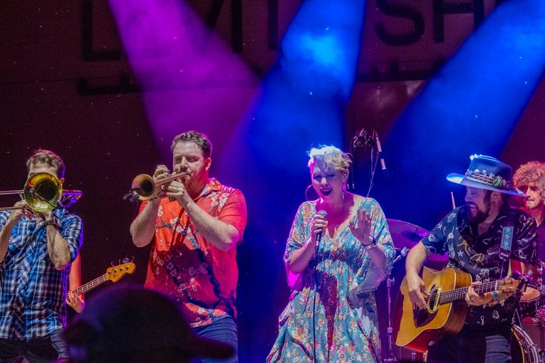 Dustbowl Revival And Etta Mckinley Light Up Levitt S Free Summer Concert In Siou