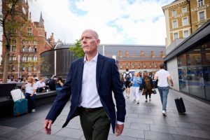 Former Mi6 Officer Shares Spycraft Secrets In New Stage Show