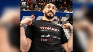 Former Nba Player Enes Kanter Freedom Ejected From Chicago Wnba Game After Confr