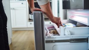 Four Common Foods That Should Not Be Frozen And Better Storage Tips