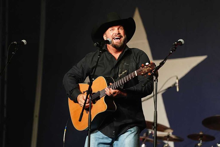 Garth Brooks To Perform At Orlando S Kia Center On Sept 25 26