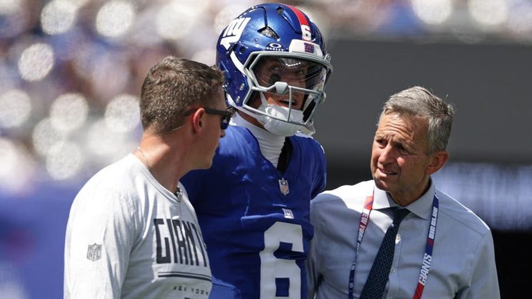Giants Jaxson Dart Taken To Medical Tent