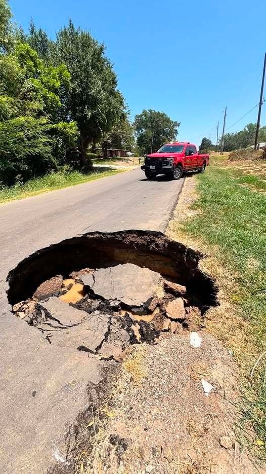 Grand Saline Road Closed Due To Pothole