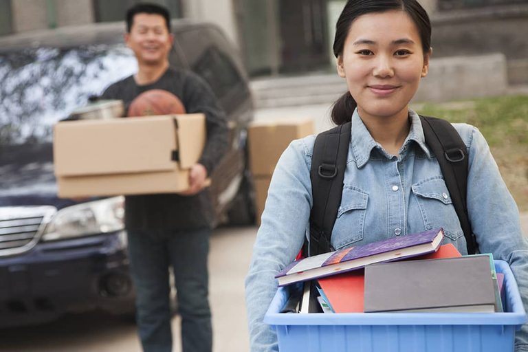 Helping College Students Manage Money