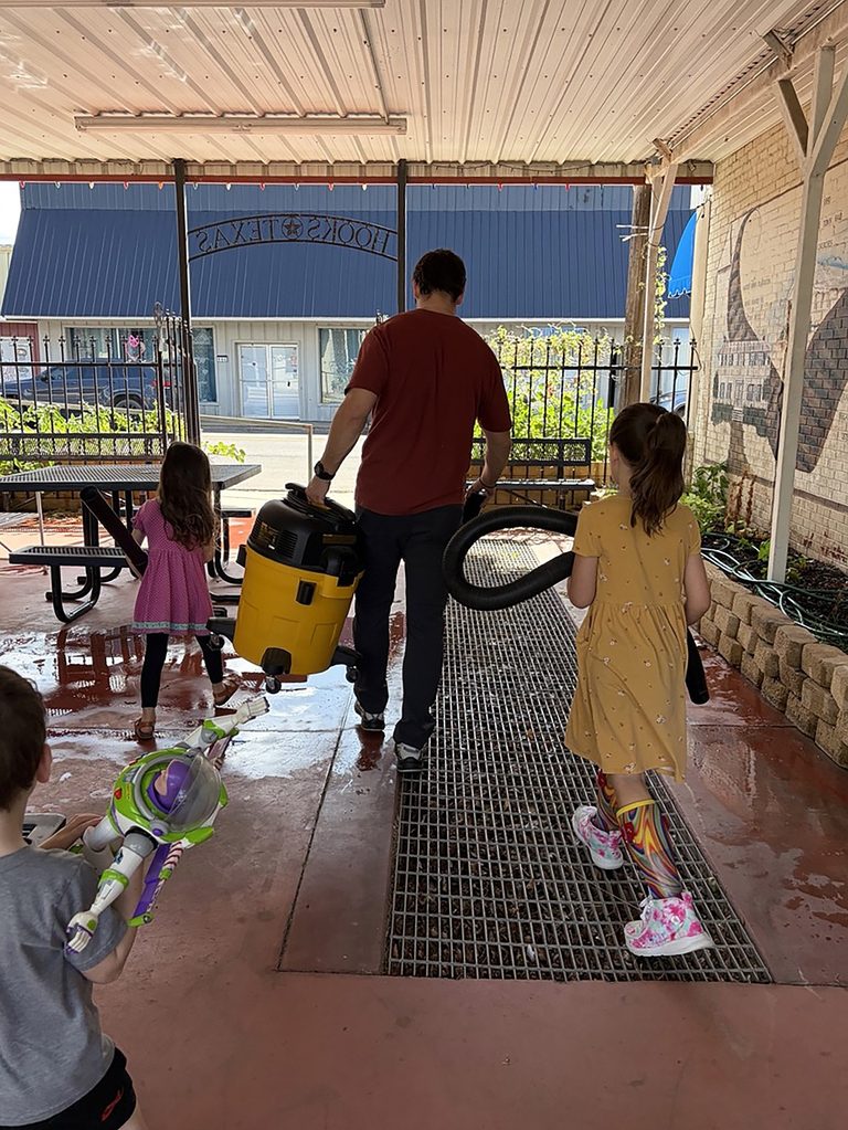Hooks Texas Residents Mobilize To Reopen Community Library After Decade