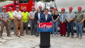House Speaker Mike Johnson Rallies In Maine S 2Nd District To Boost Gop Chances