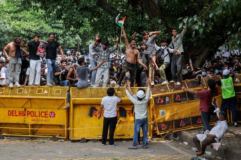 India Supreme Court Forms Panel To Investigate Police Violence In Youth Protests