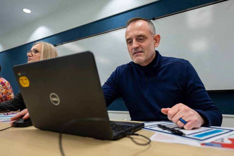 Indianapolis Library Offers Laptop Borrowing