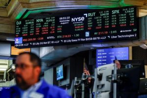 Institutional Investors Cautious On Tech