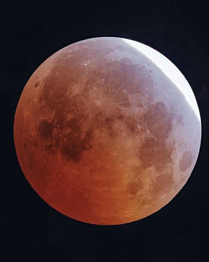Iowa Residents Share Stunning Photos Of Thursday S Partial Lunar Eclipse
