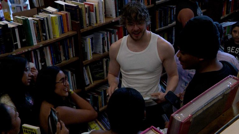 Jack Harlow Donates 500 Books To Fans At Louisville S Carmichael S Bookstore