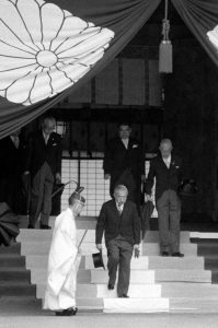 Japan S Defense Minister Visits Controversial Shrine