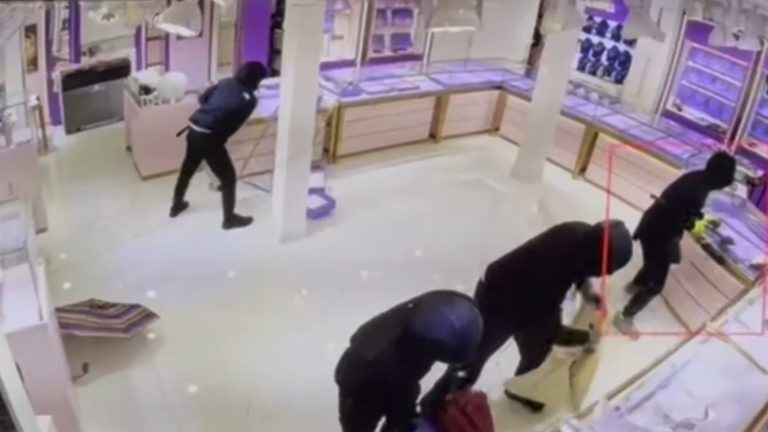 Jewelry Store Robbed In Woodbridge Nj