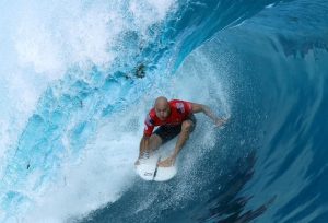 Kelly Slater Shines At Tahiti Pro