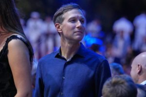 Kushner Meets Democratic Leader Jeffries As House Control Looms In 2026 Midterms