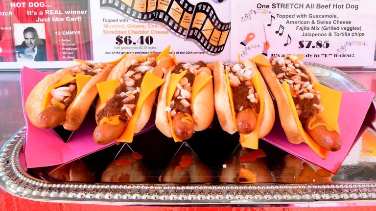 La S Pink S Hot Dogs Expands To Tokyo